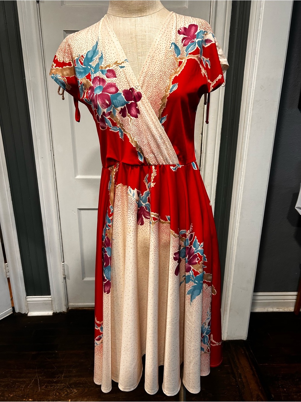 Vintage Red Floral Wrap Midi Dress - Women no wear